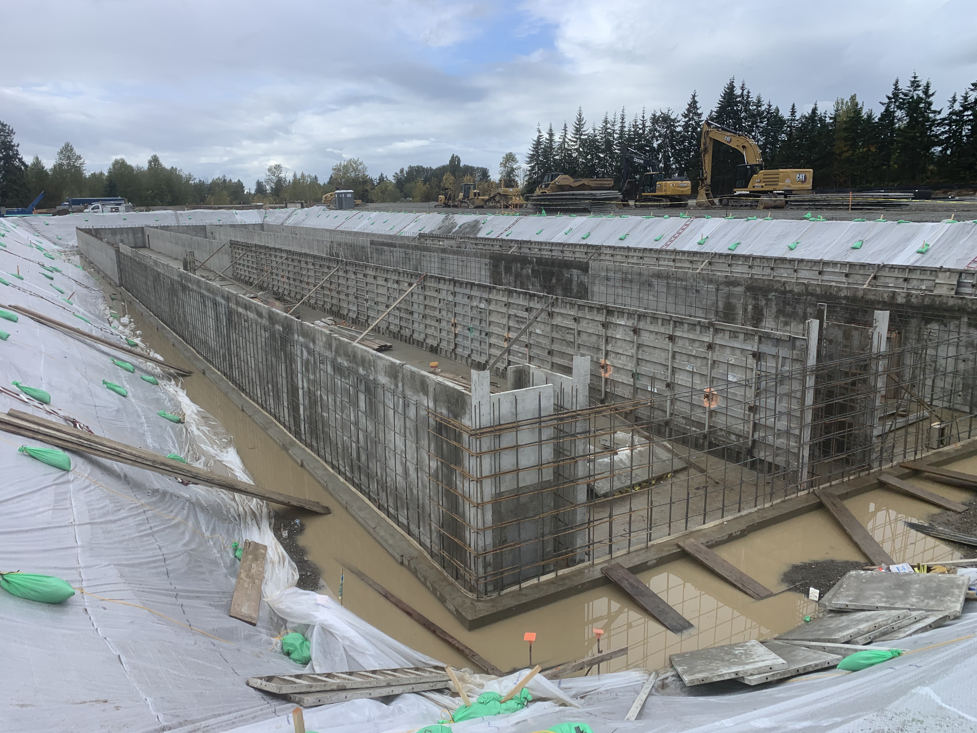 Detention vault shoring installation